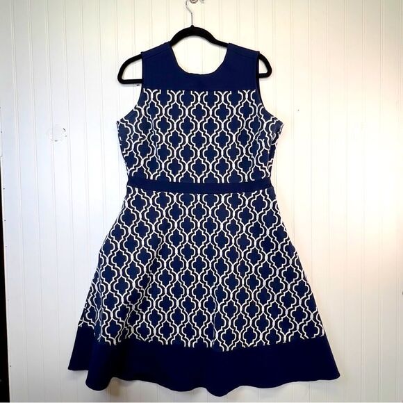 Lands End Size 14 Navy and White Fit and Flare sleeveless dress, heavyweight - Picture 1 of 16